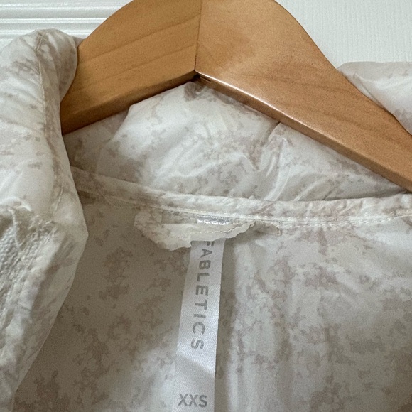 Fabletics Cream Puffer Vest - Picture 4 of 6